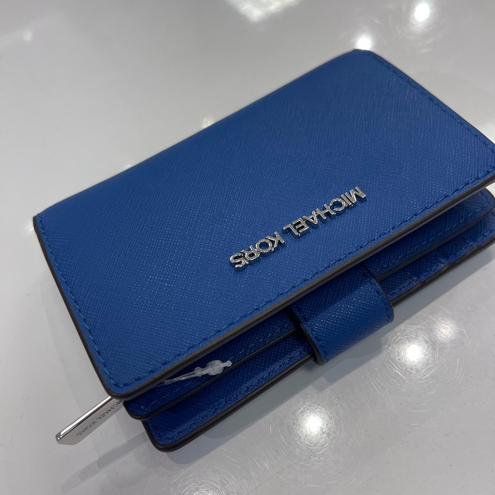 MICHAEL KORS Medium Saffiano Leather Bifold Wallet
Galaxy Blue 
NWT - Picture 9 of 16